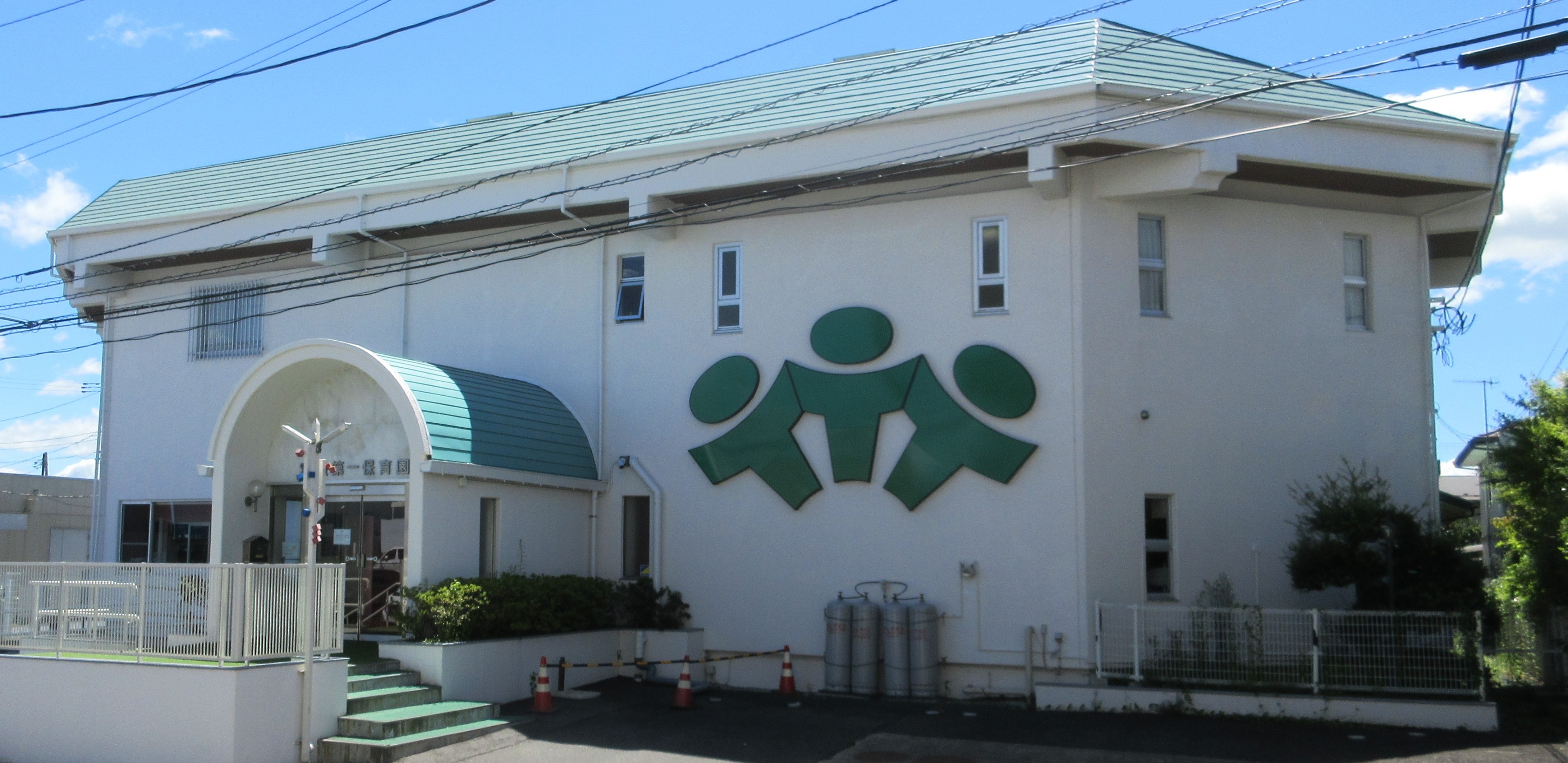 �{����ۈ牀